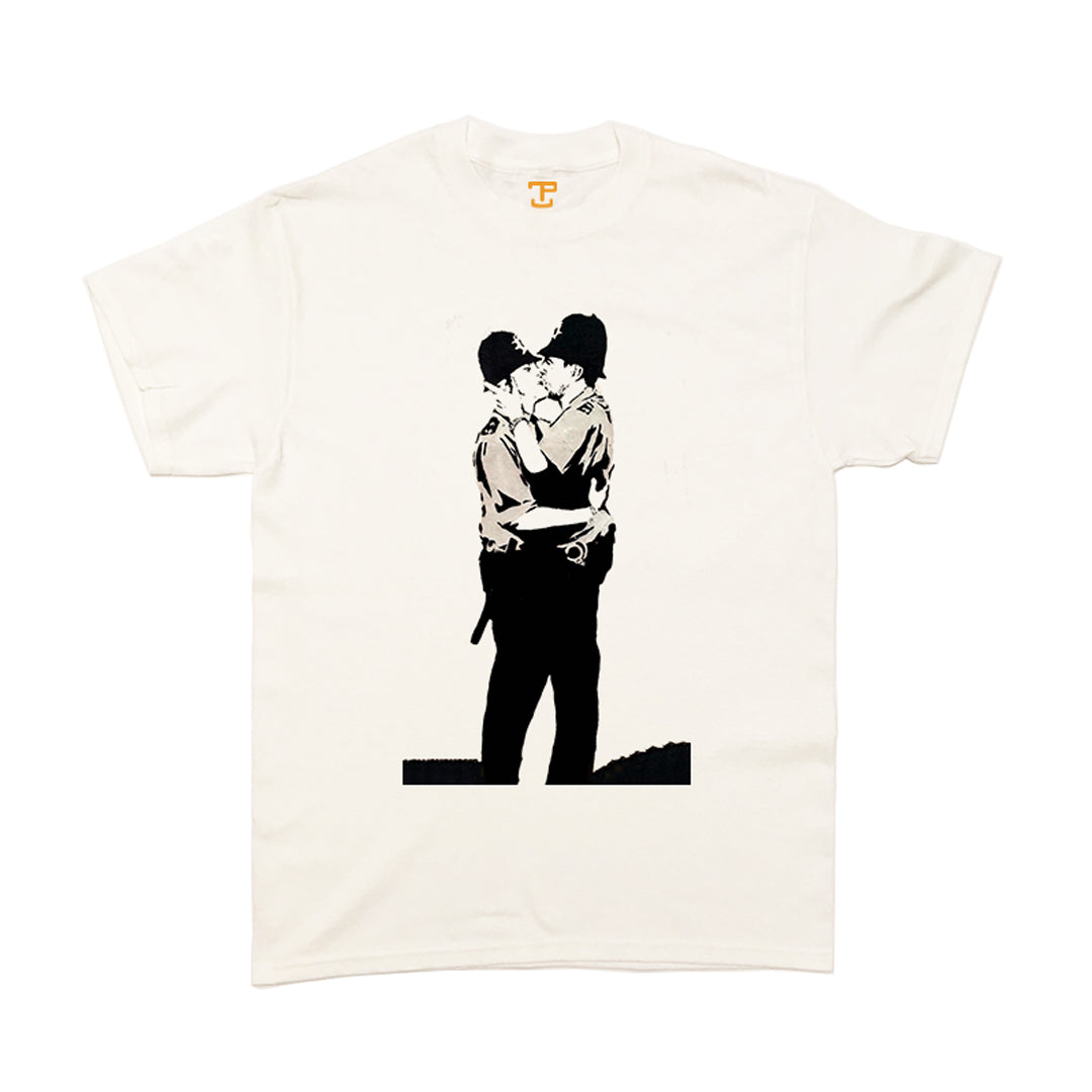 Banksy Kissing Cops Mens T-Shirt